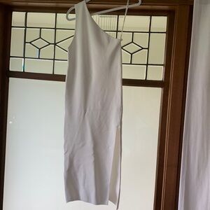One shoulder, white column dress. Size large with a beautiful stretch fabric.
